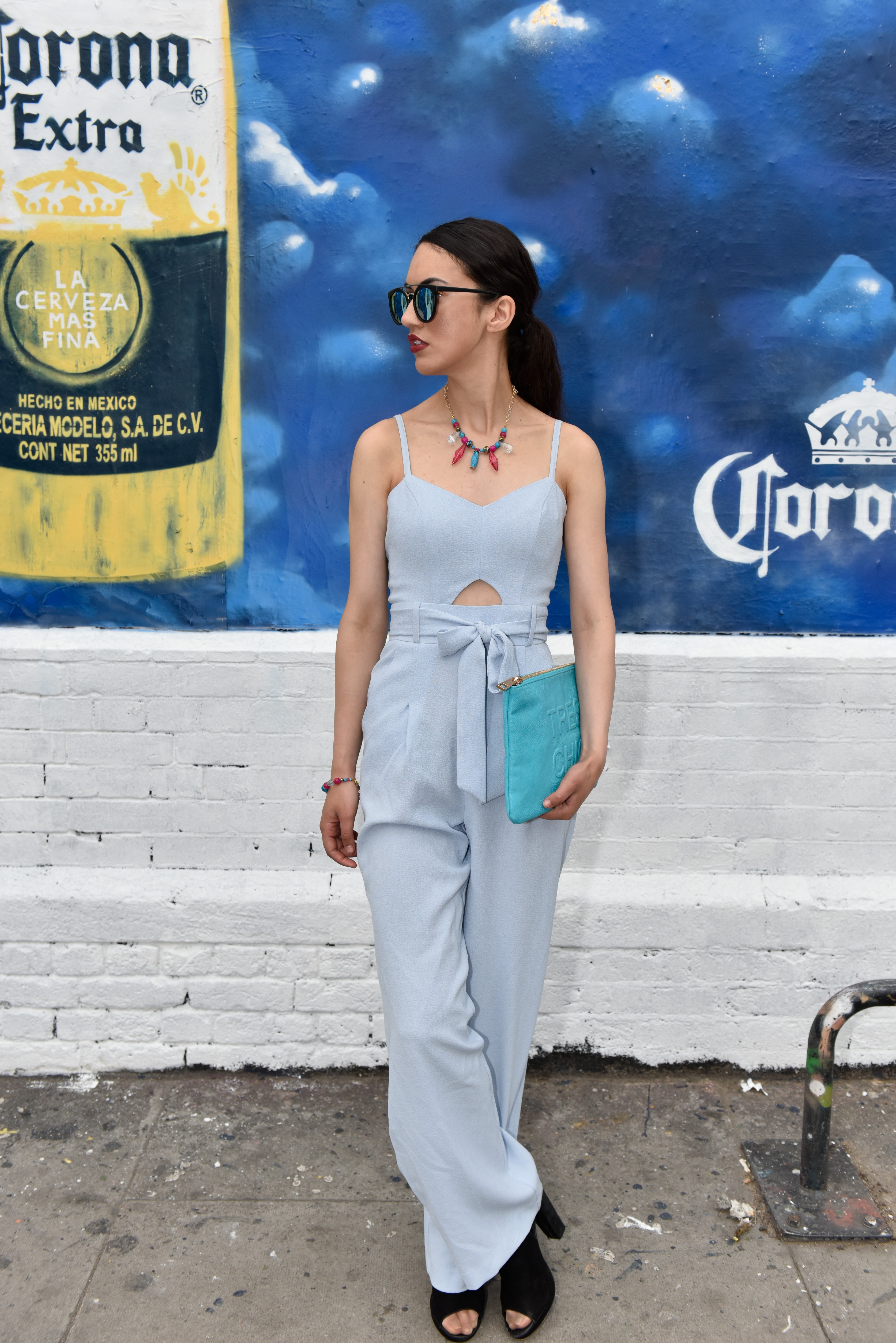 <img src="ana.jpg" alt="ana unlucky in love in a baby blue jumpsuit"> 