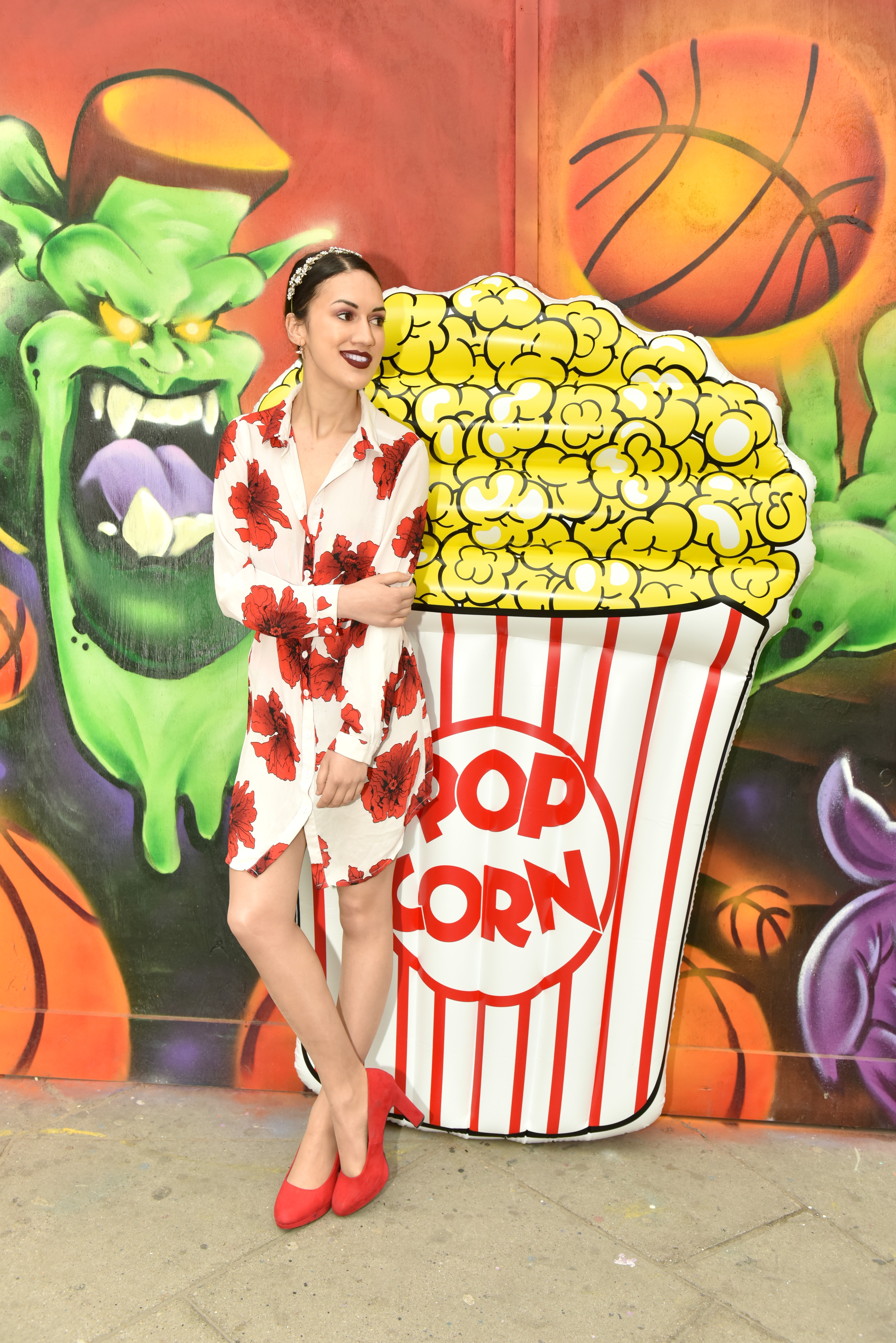<img src="ana.jpg" alt="ana giant retro popcorn float"> 