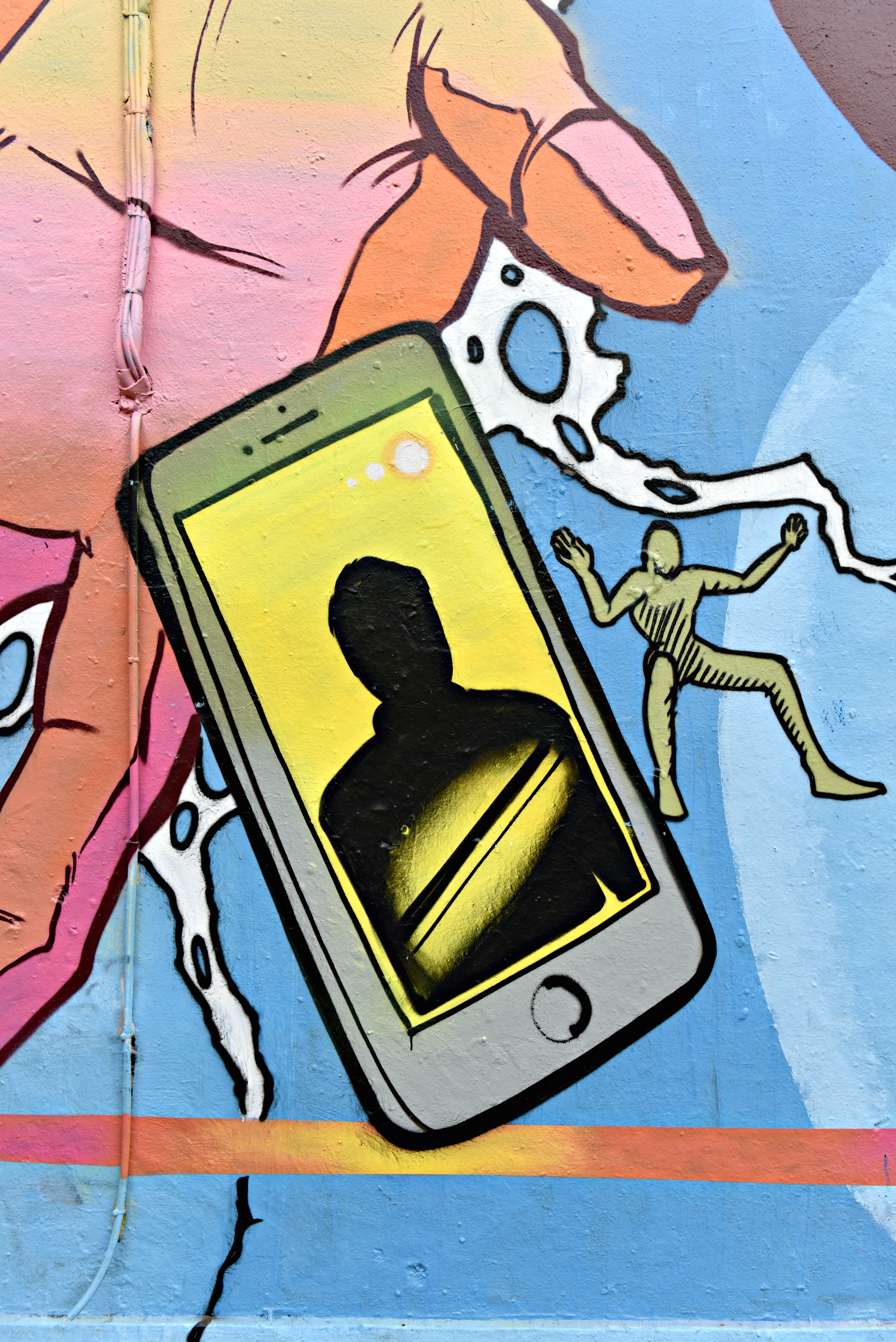 <img src="ana.jpg" alt="ana smartphone street art"> 