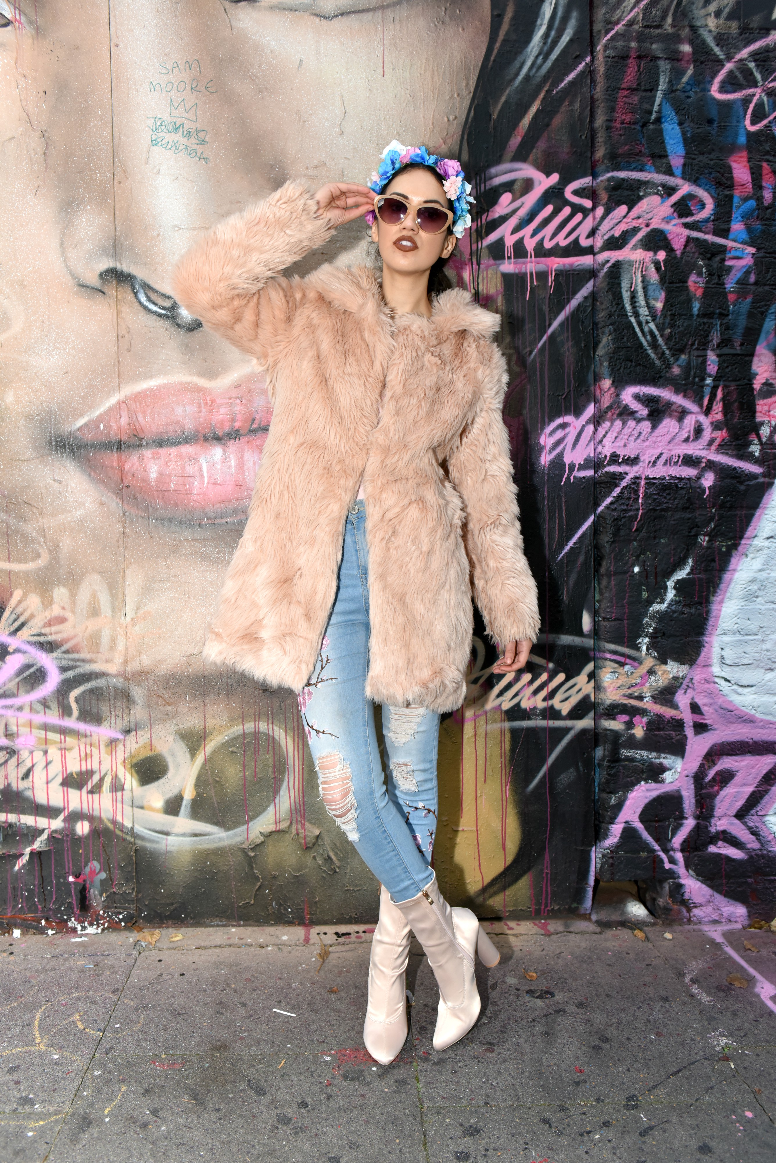 <img src="ana.jpg" alt="ana what to wear on a first date in winter baby pink faux fur coat"> 