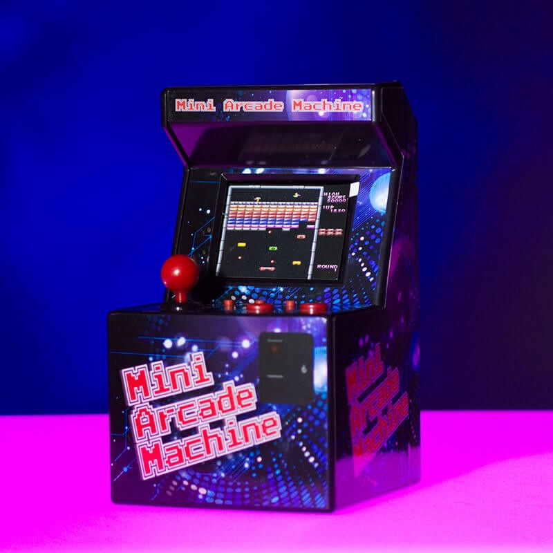 <img src="ana.jpg" alt="ana retro arcade machine"> 