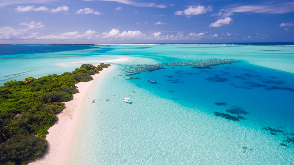 <img src="ana.jpg" alt="ana maldives honeymoon destinations abroad"> 