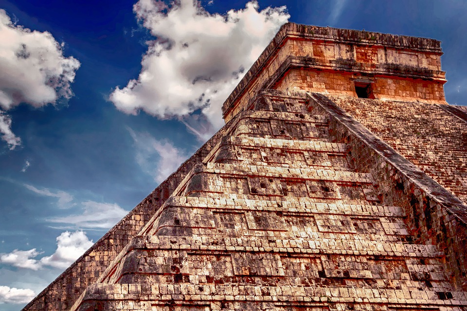 <img src="ana.jpg" alt="ana mayan pyramid mexico honeymoon"> 