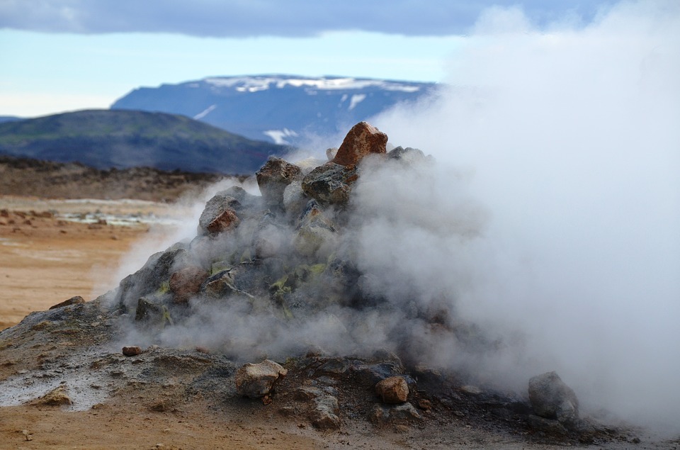 <img src="ana.jpg" alt="ana active volcano Grabrok Iceland for first timers"> 