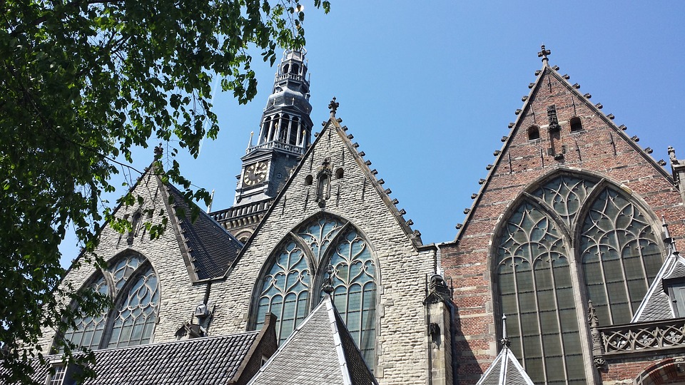 <img src="ana.jpg" alt="ana churches in amsterdam"> 