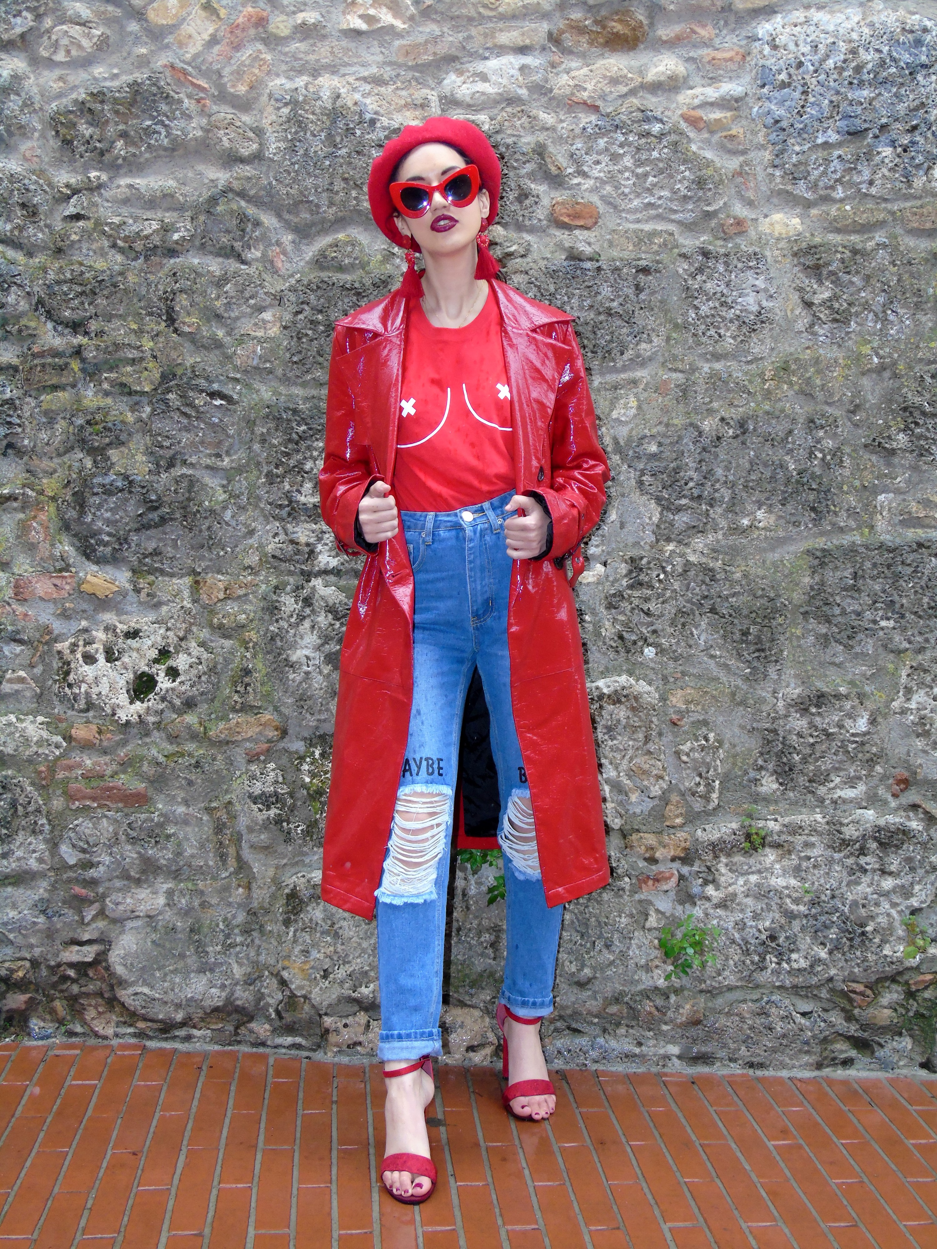 <img src="ana.jpg" alt="ana red vinyl coat holiday in Tuscany"/>