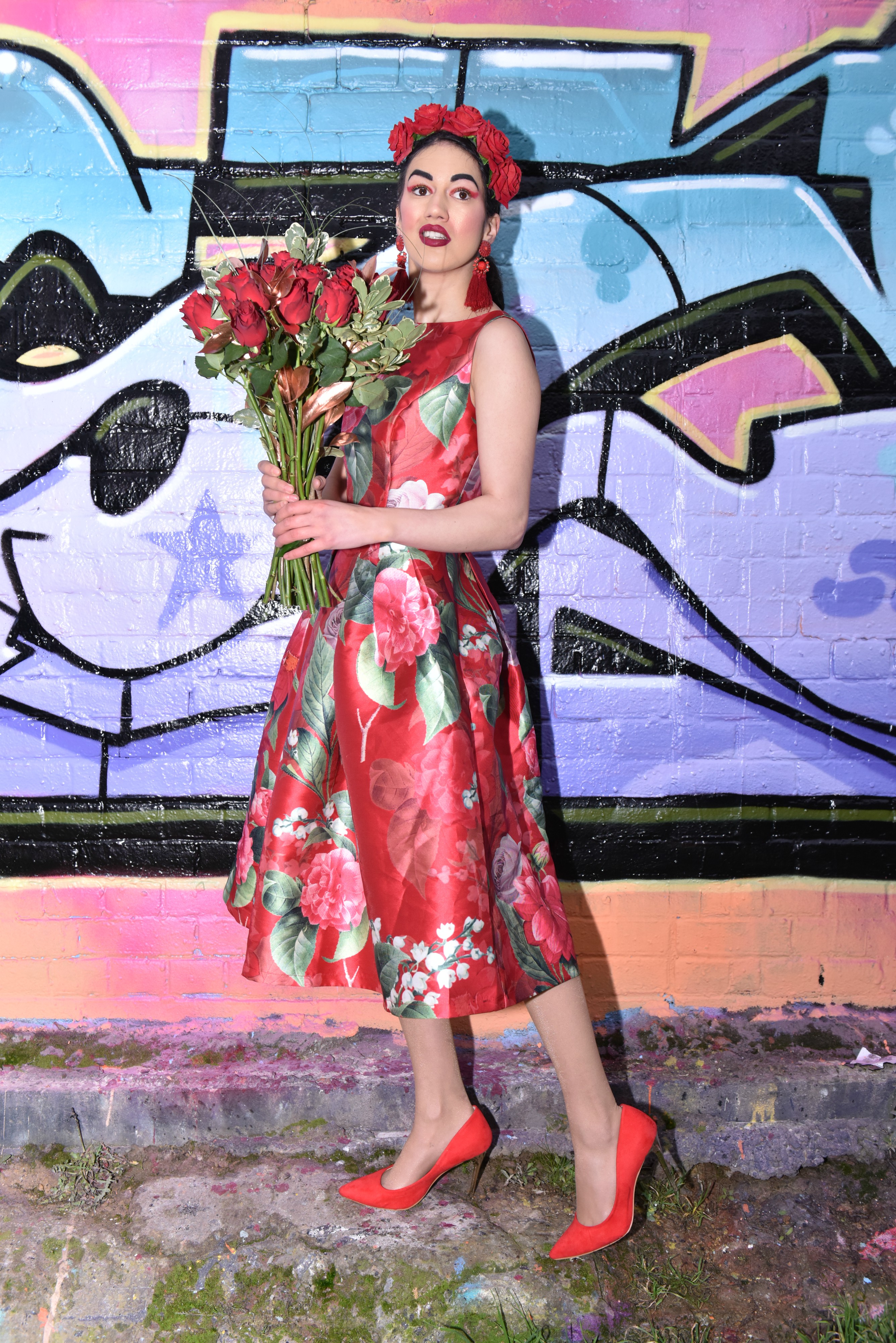 <img src="ana.jpg" alt="ana red floral dress dating dos and dont's"/> 