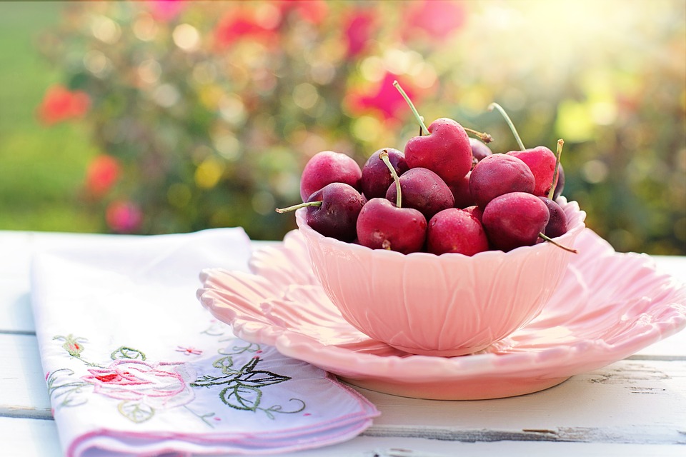 img src="ana.jpg" alt="ana fresh cherries healthy vegetarian"/> 