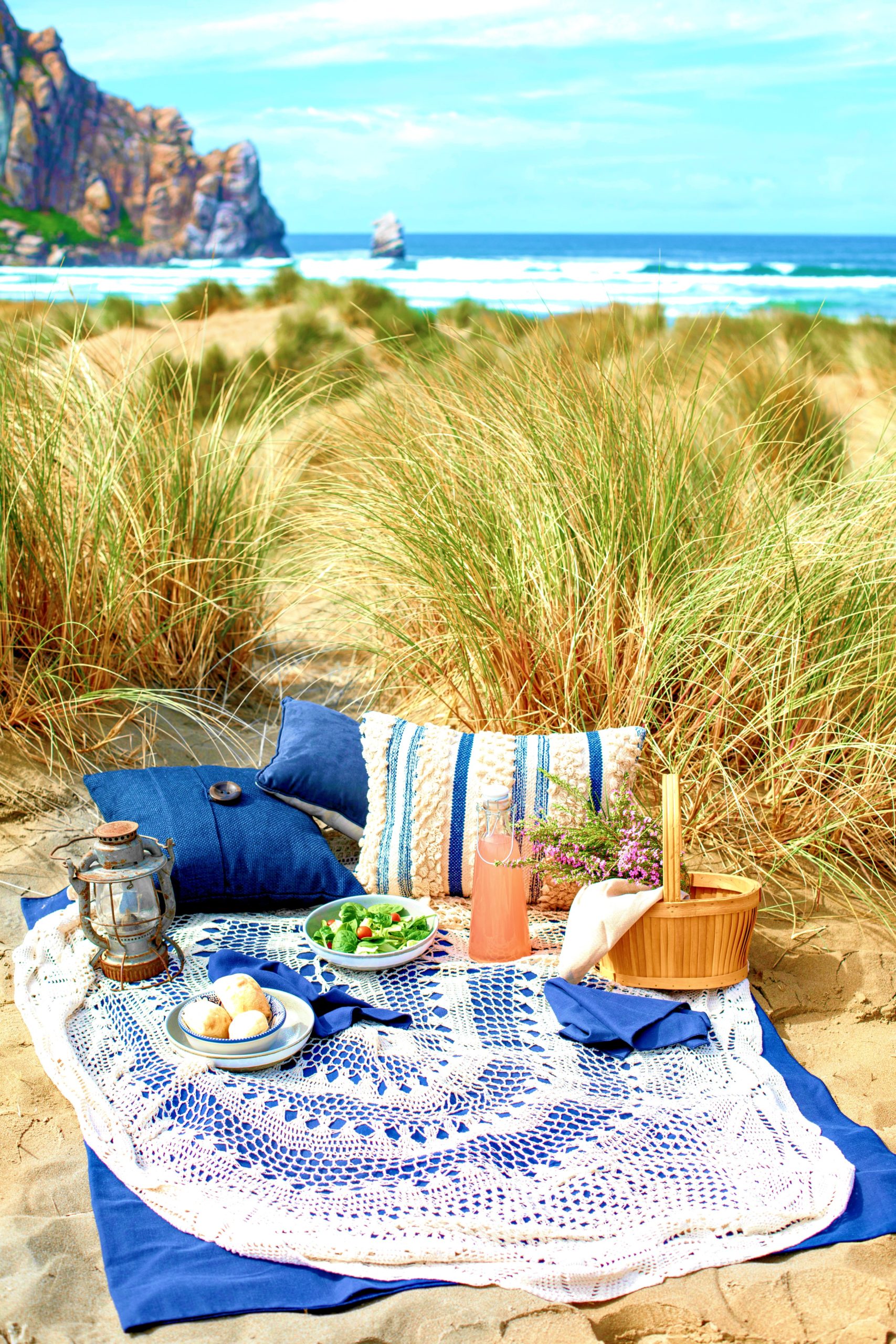 <img src="ana.jpg" alt="ana picnic beach date night ideas in los angeles"/> 