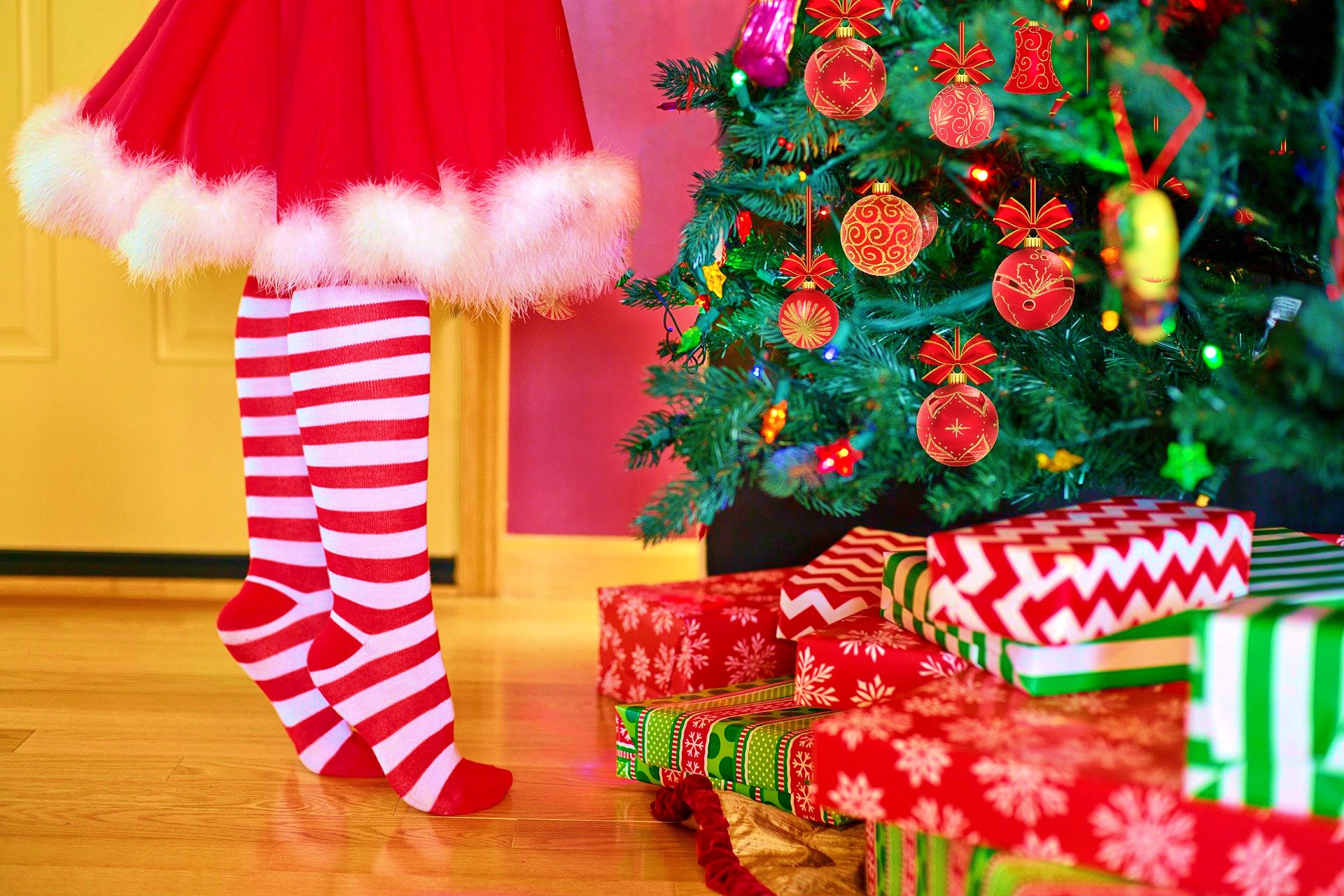 <img src="santa.jpg" alt="mini santa's helper with presents"/> 
