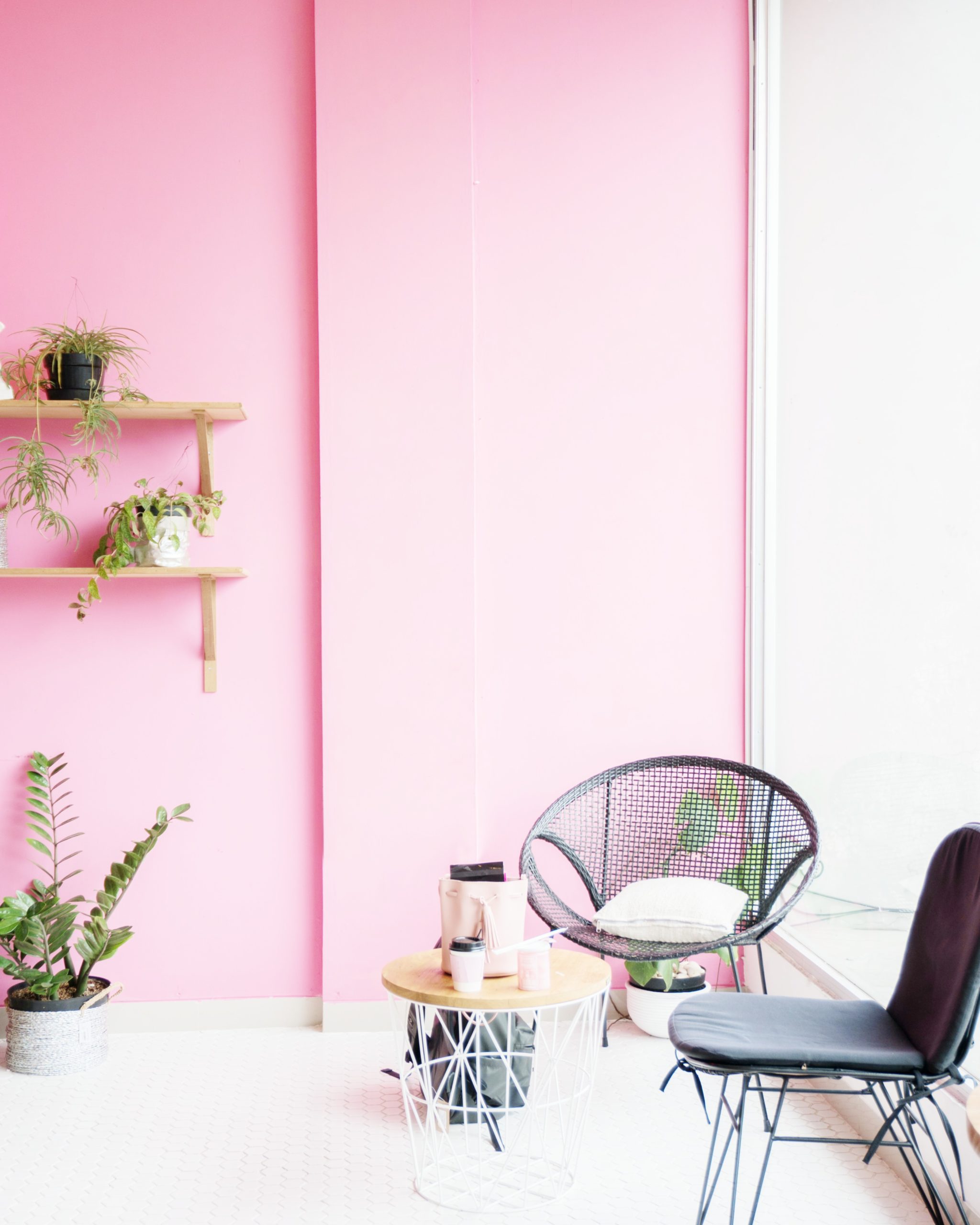 <img src="pink.jpg" alt="pink stylish home office with chairs"/> 