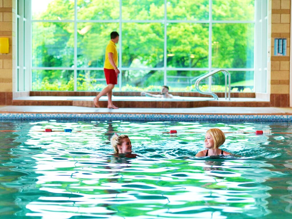 <img src="country.jpg" alt="country park indoor pool"/> 