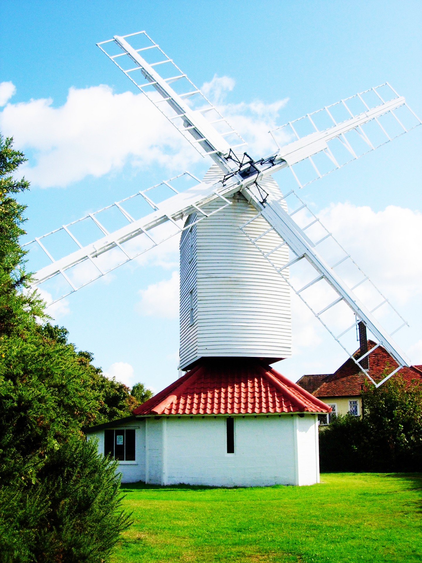 <img src="windmill.jpg" alt="windmill farm date ideas for couples in suffolk"/> 