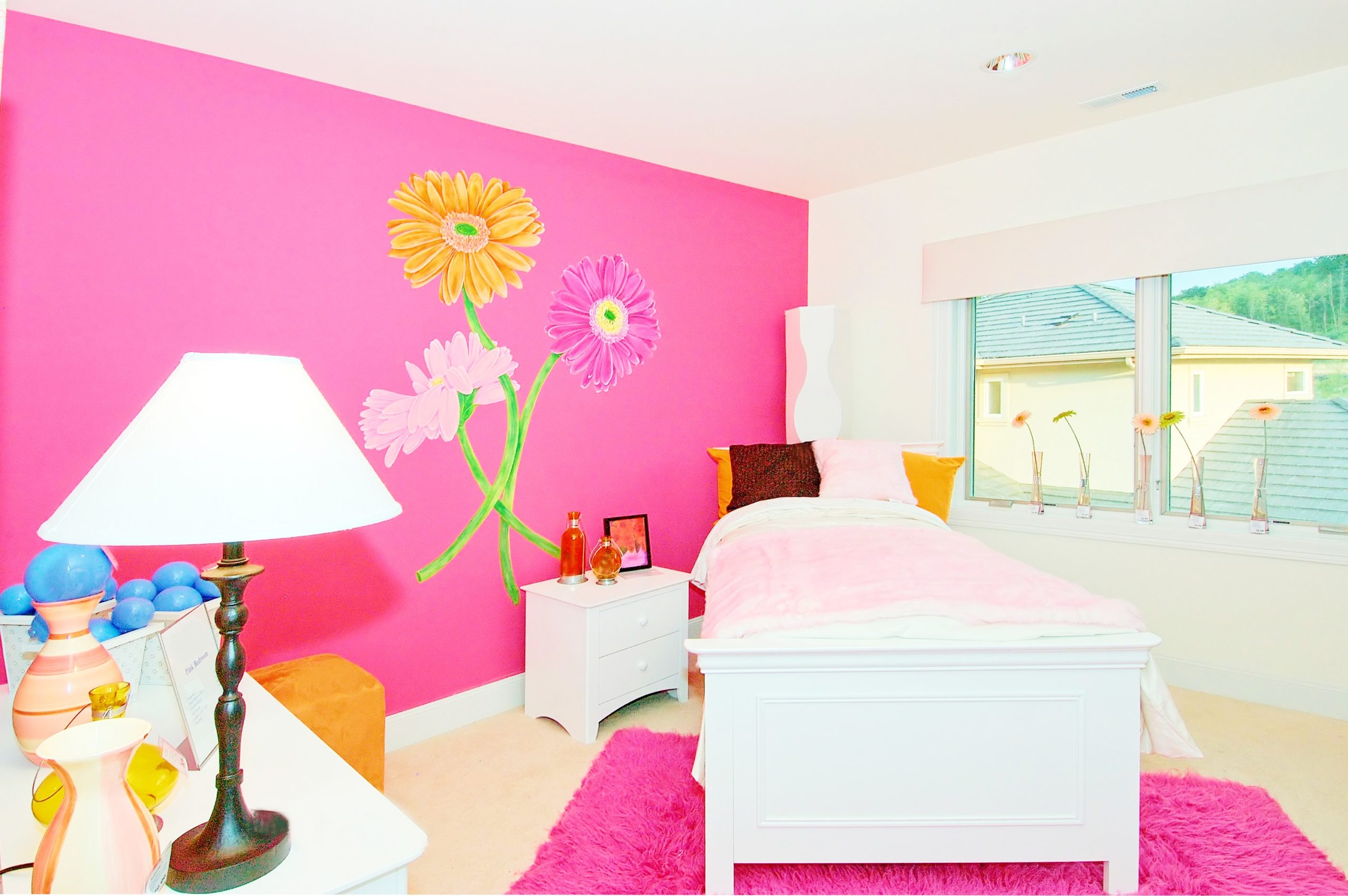 <img src="bright.jpg" alt="bright magenta floral room"/> 