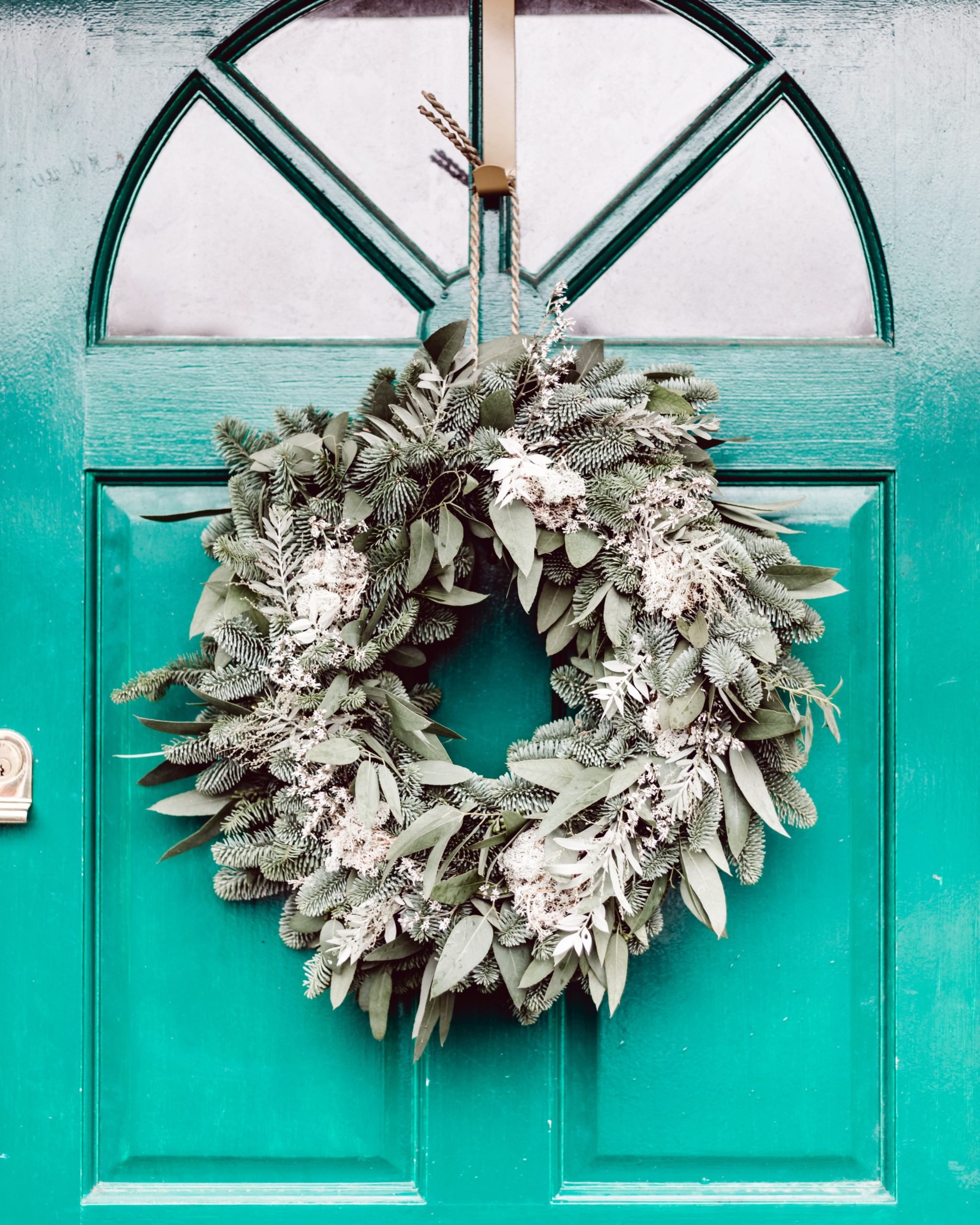 <img src="tealjpg" alt="teal door with christmas garland"/> 