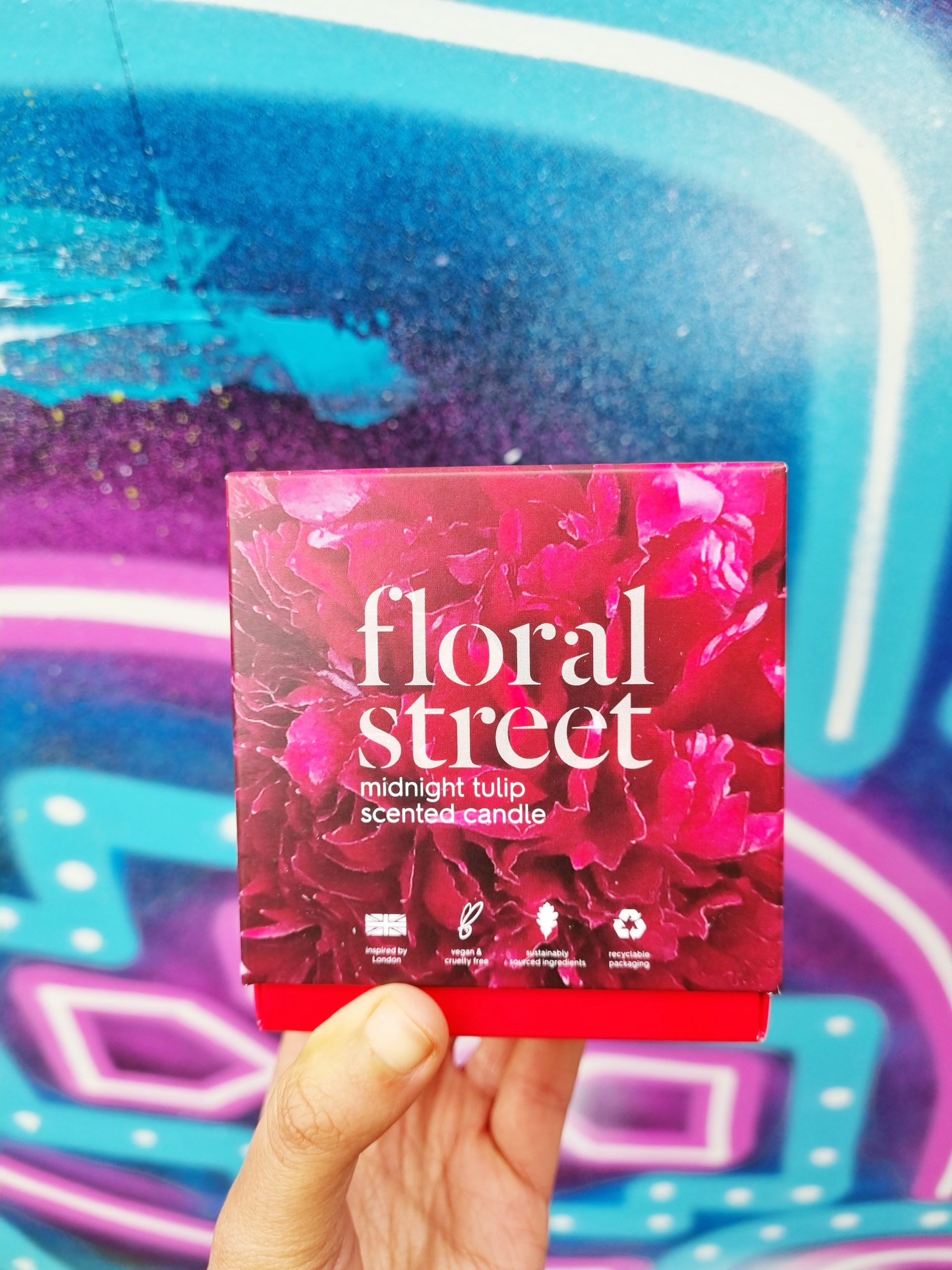 <img src="floral.jpg" alt="floral street midnight tulip candle"/> 