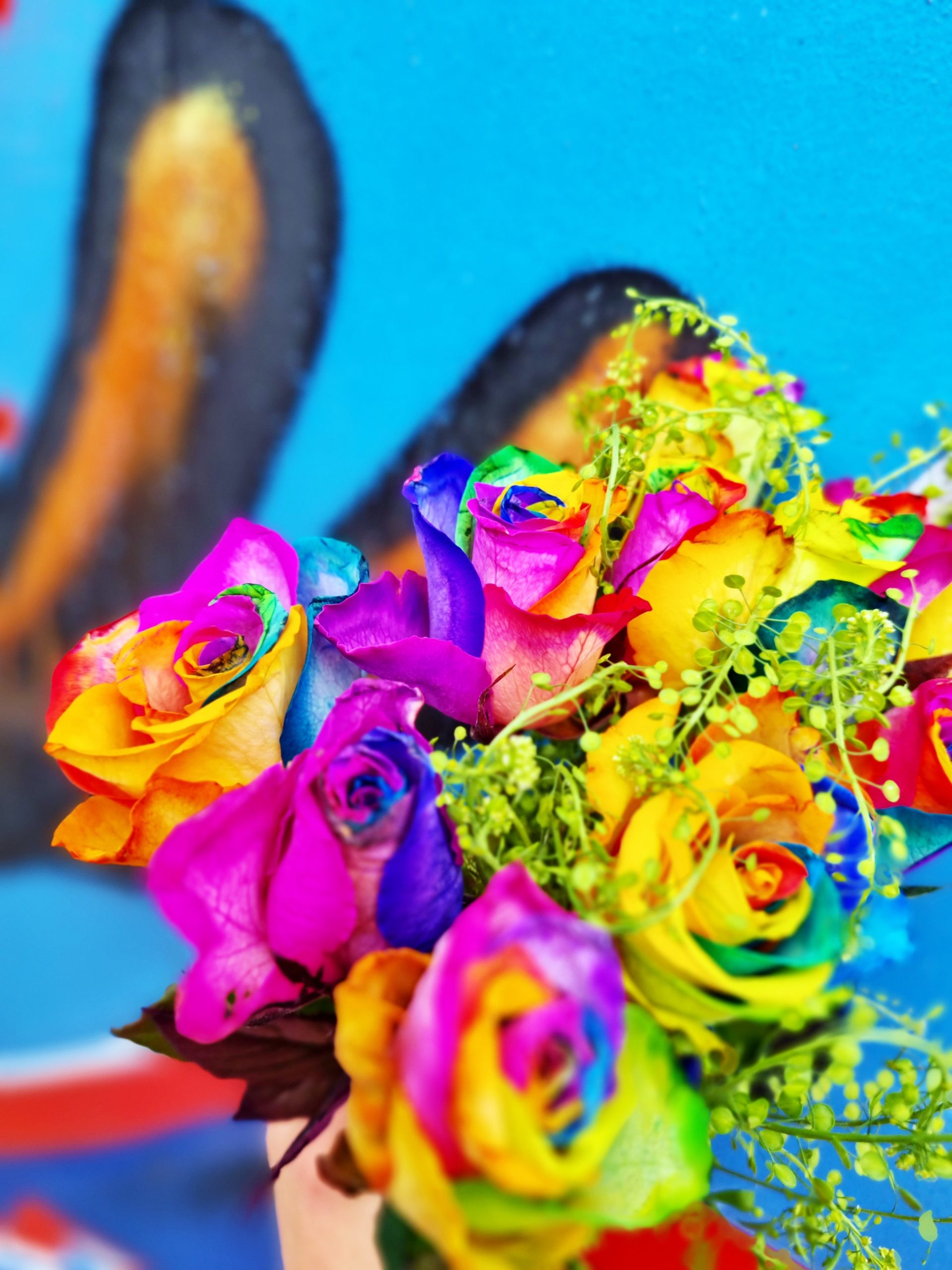 <img src="rainbow.jpg" alt="rainbow roses bouquet close up"/> 