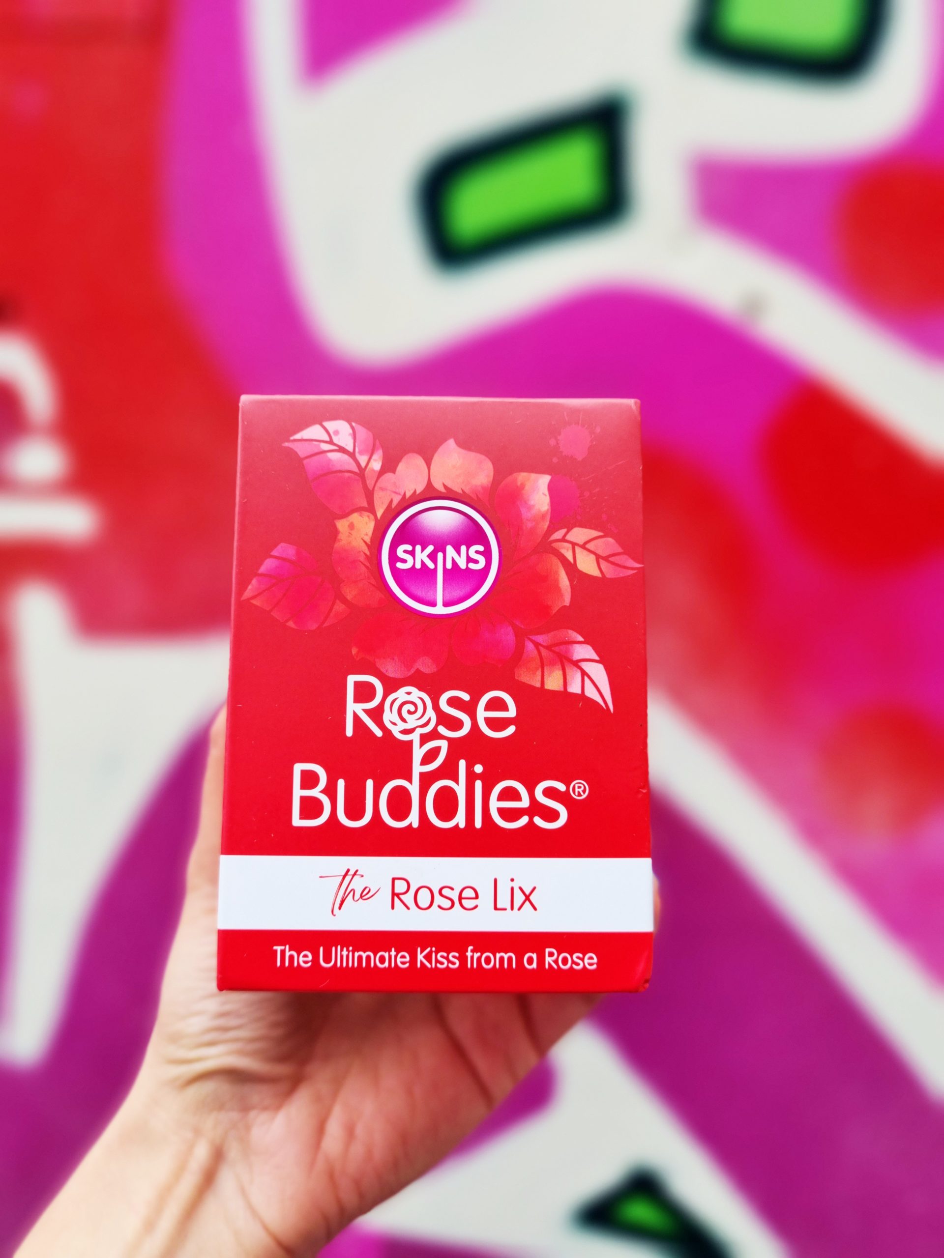 <img src="rose.jpg" alt="rose buddies rose lix toy"/> 