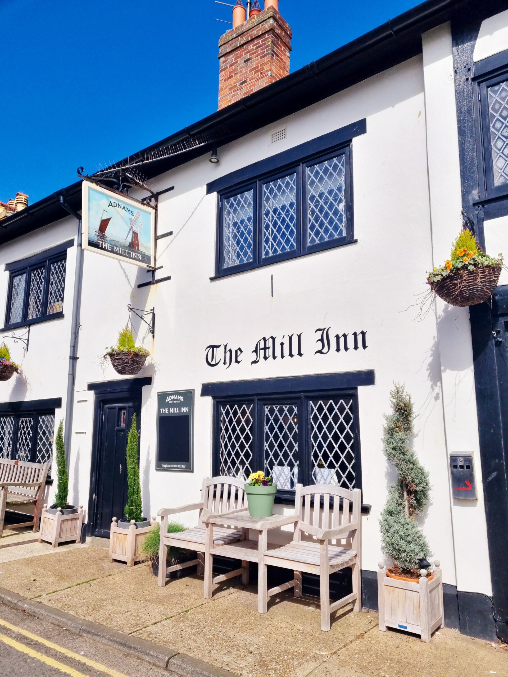 <img src="mill.jpg" alt="mill inn pub in Aldeburgh"/>