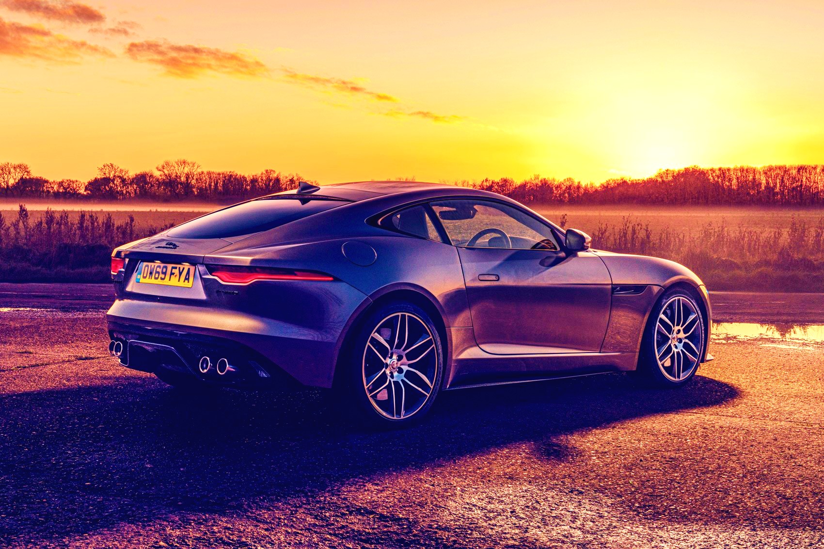 <img src="sleek.jpg" alt="sleek car on sunset autumn drive"/>
