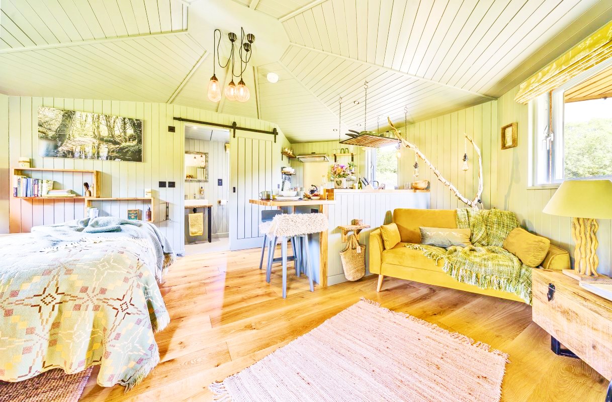 <img src="the cabin.jpg" alt="the cabin beautiful wooden bedroom"/>