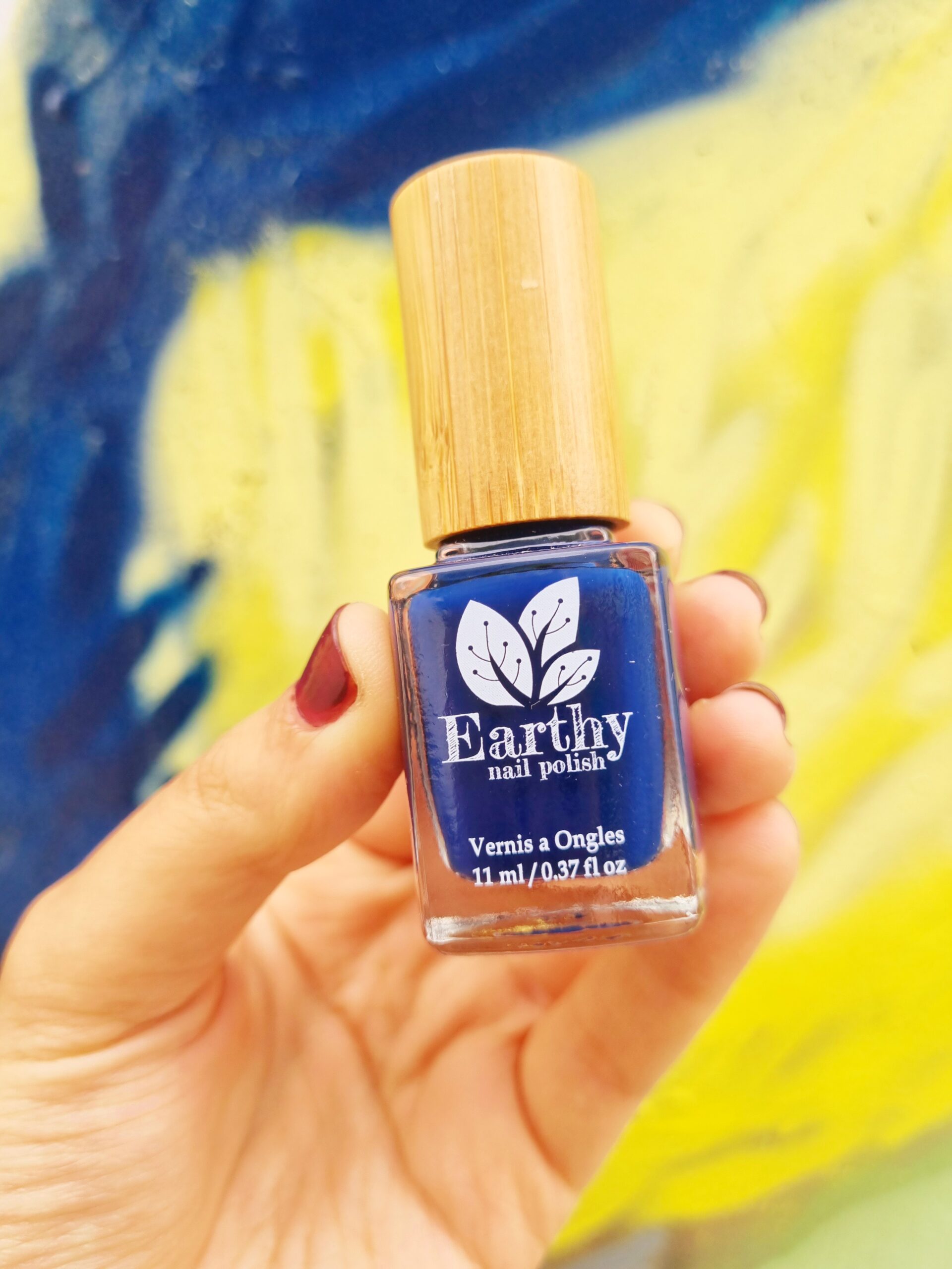 <img src="earthy.jpg" alt="earthy nail polish cobalt blue"/>