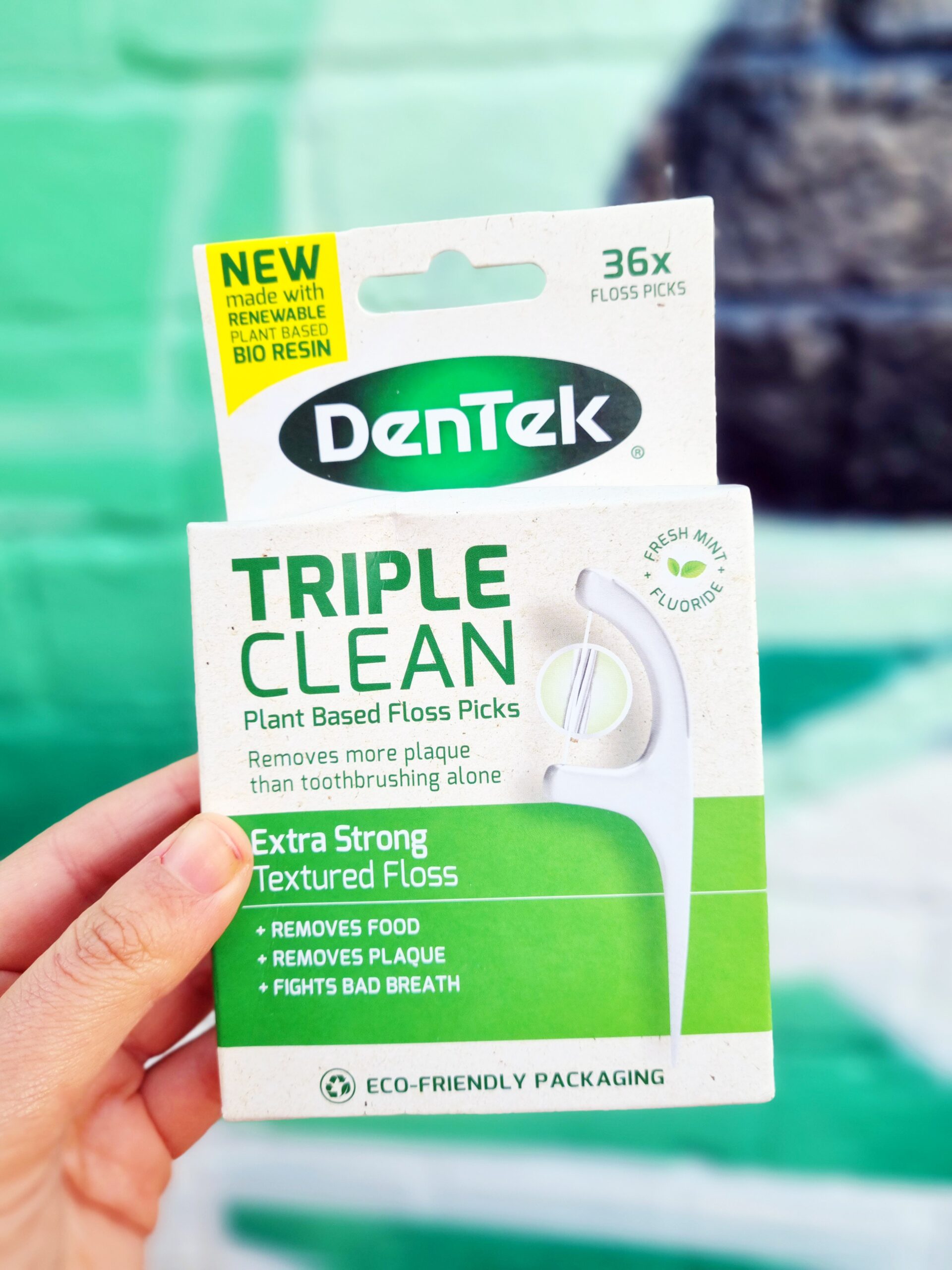 <img src="dentek.jpg" alt="dentek triple clean floss kit"/>