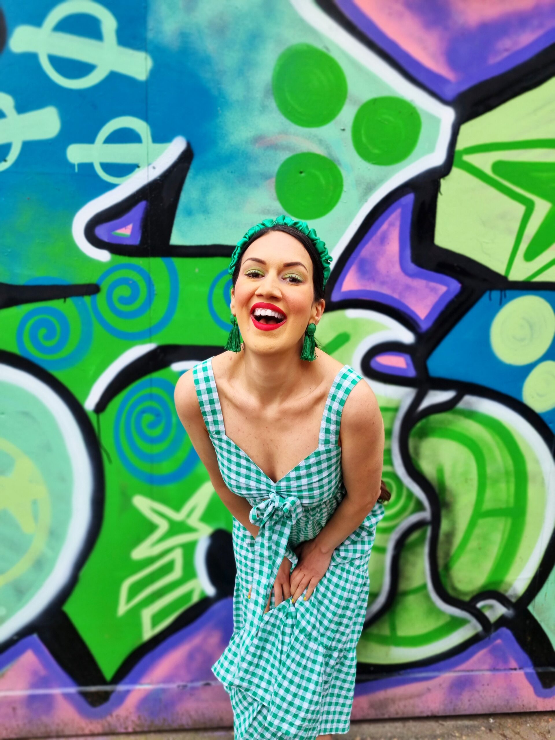 <img src="ana.jpg" alt="ana laughing in green strappy dress"/> 
