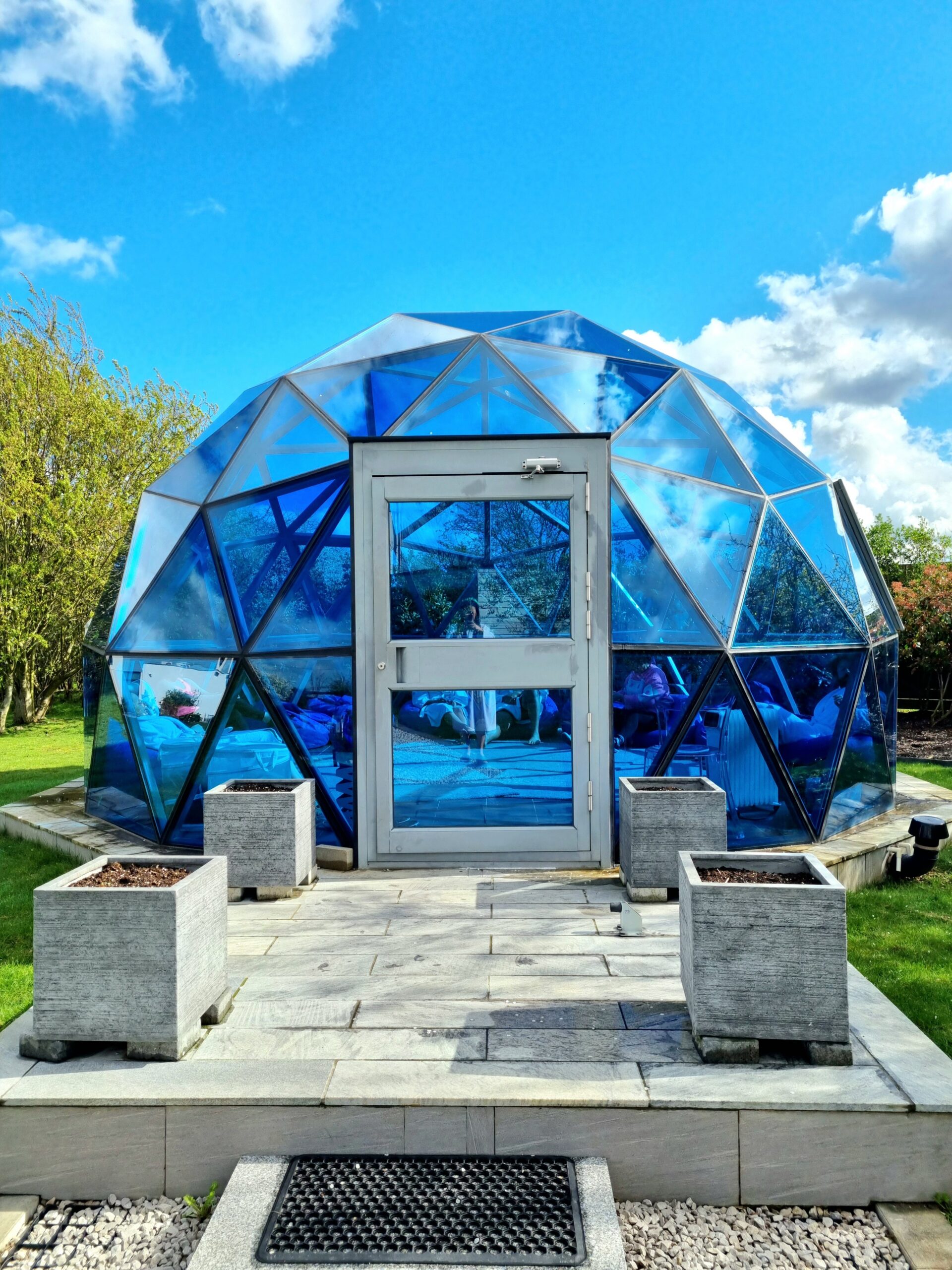 <img src="mindfulness.jpg" alt="mindfulness outdoor dome glasshouse retreat"/>