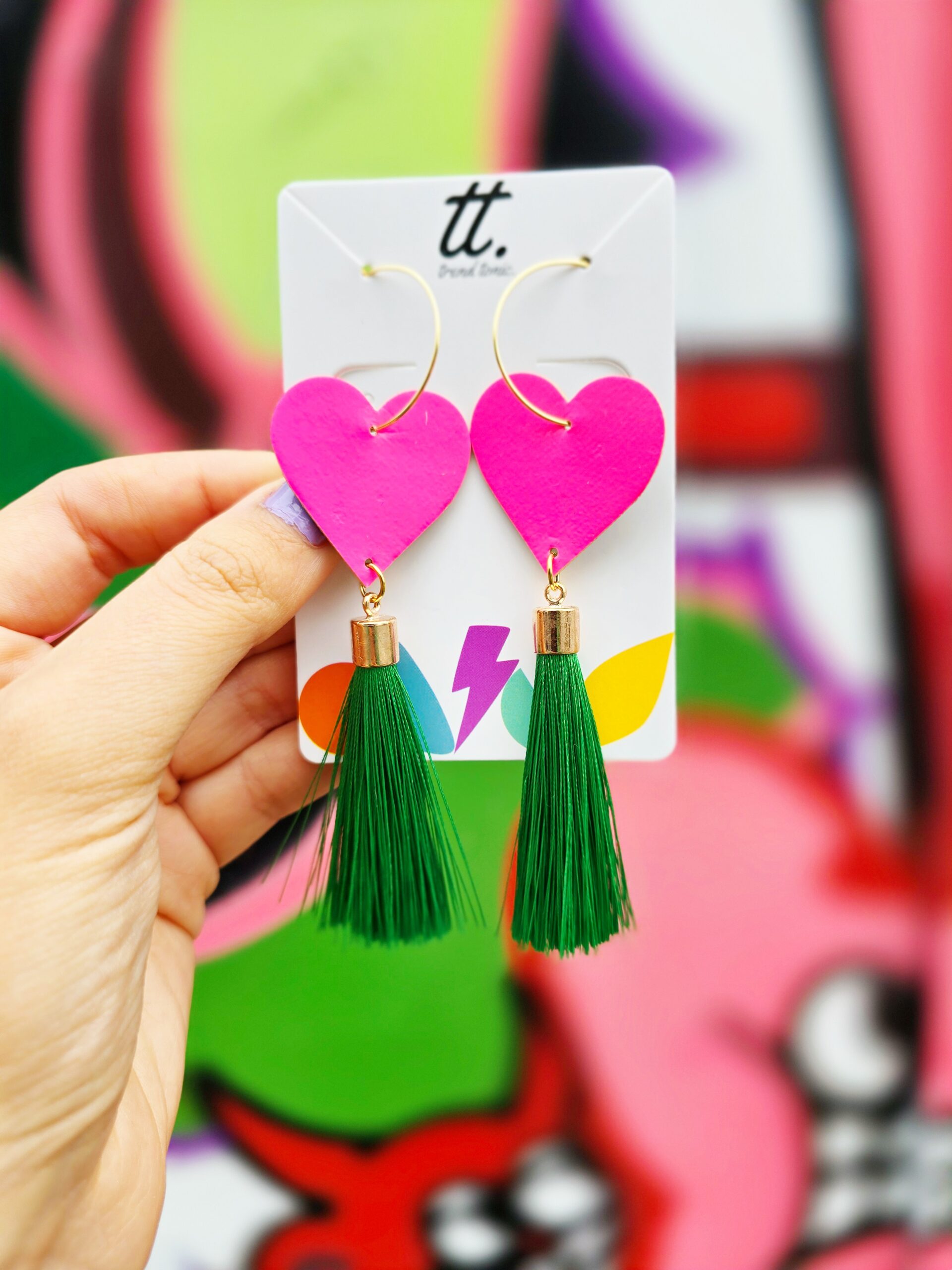 <img src="trend.jpg" alt="trendtonic heart tassel earrings"/>