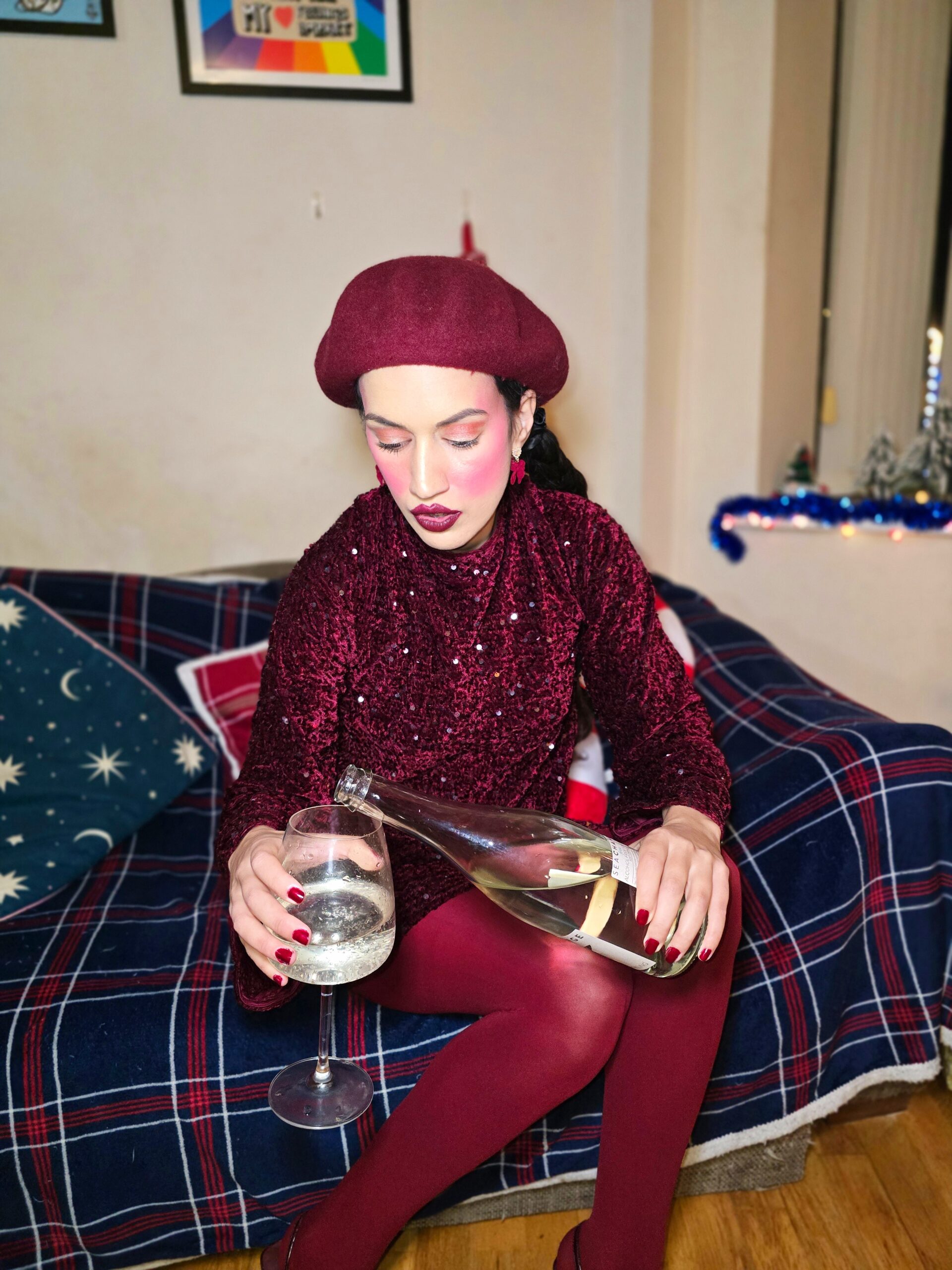 <img src="ana.jpg" alt="ana drinking non alcoholic wine on sofa"/> 