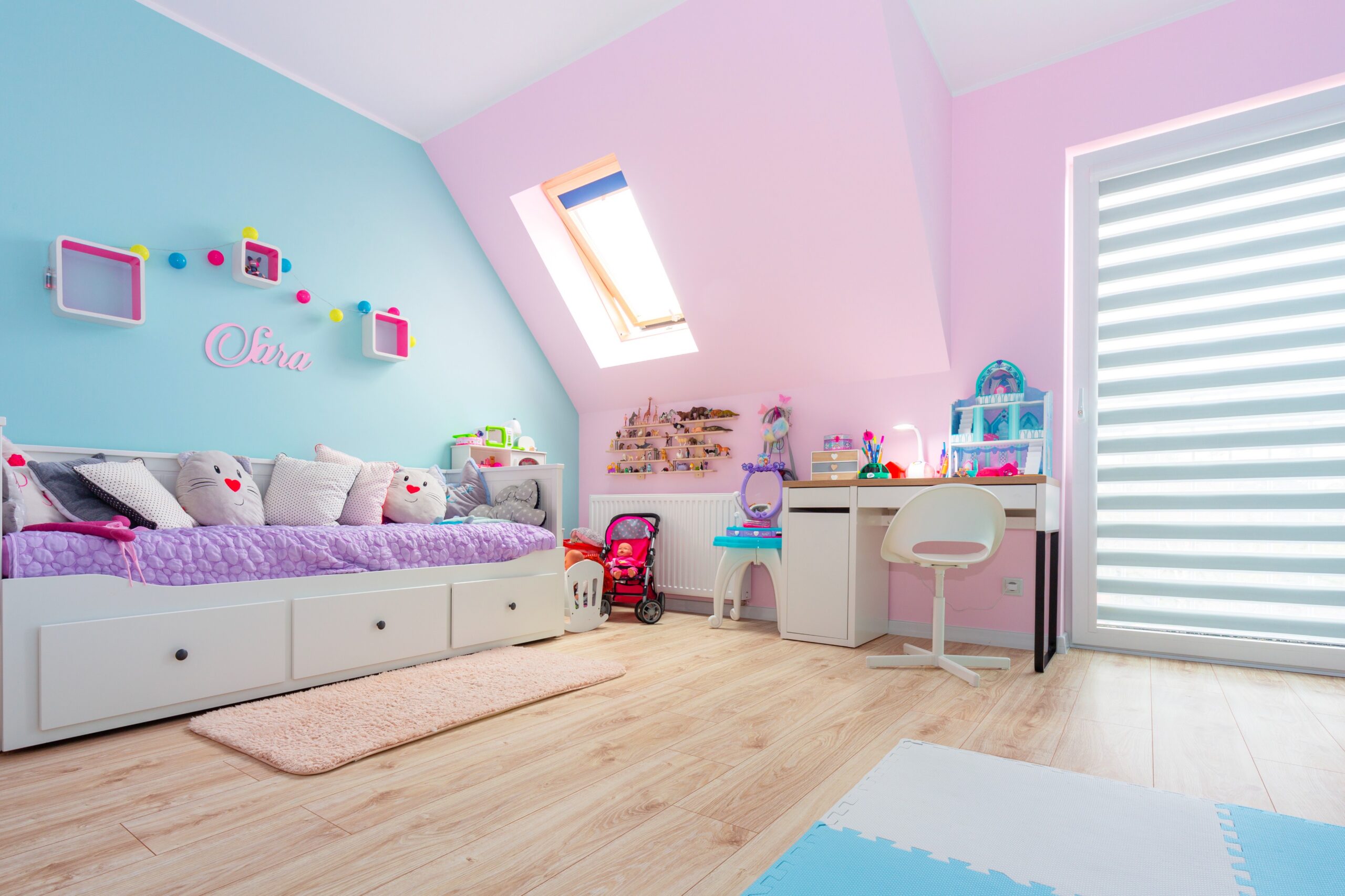 <img src="pink.jpg" alt=" pink and blue kids bedroom accent wall"/> 