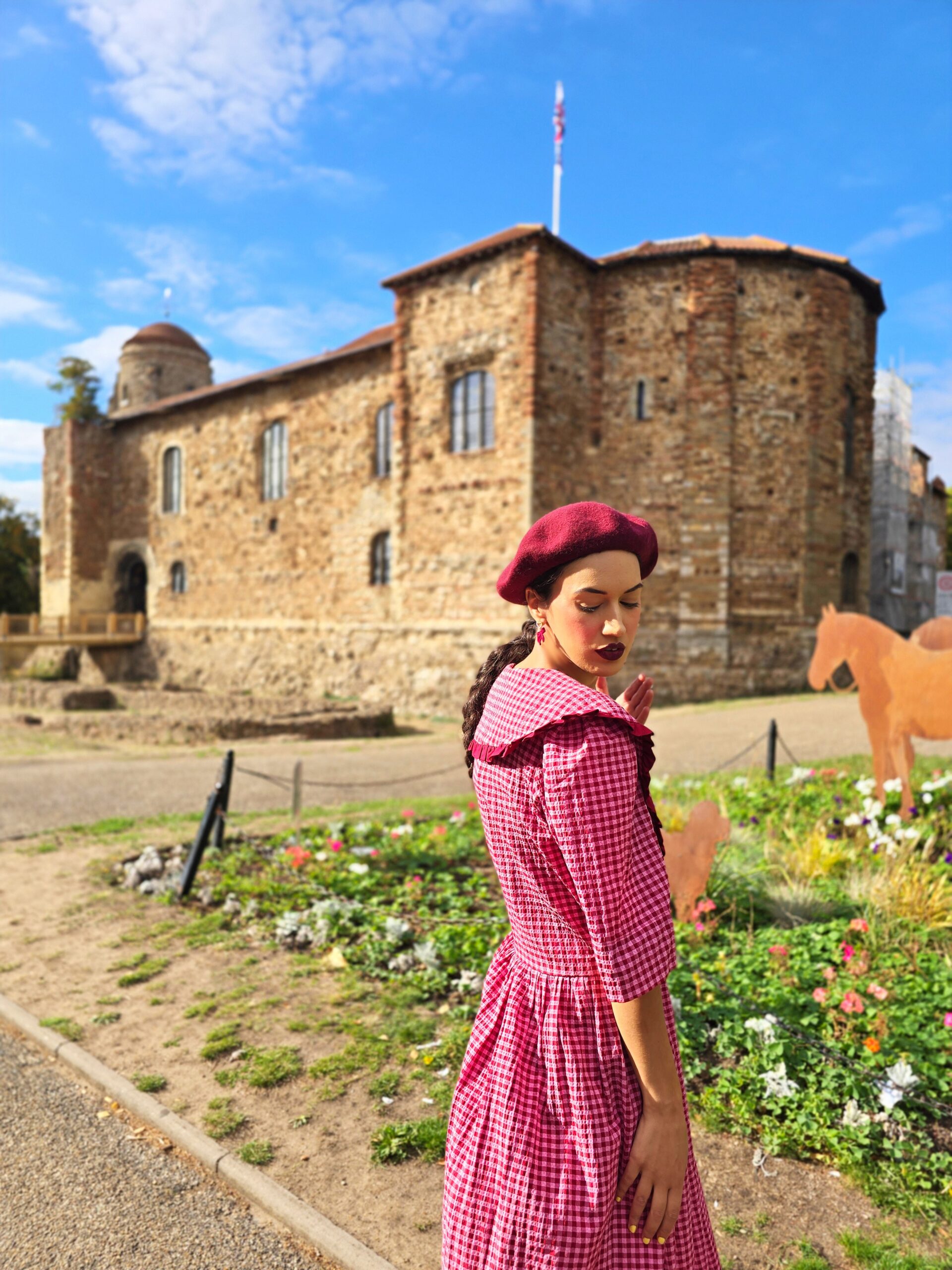 <img src="ana.jpg" alt="ana how to dress for a city break colchester/>