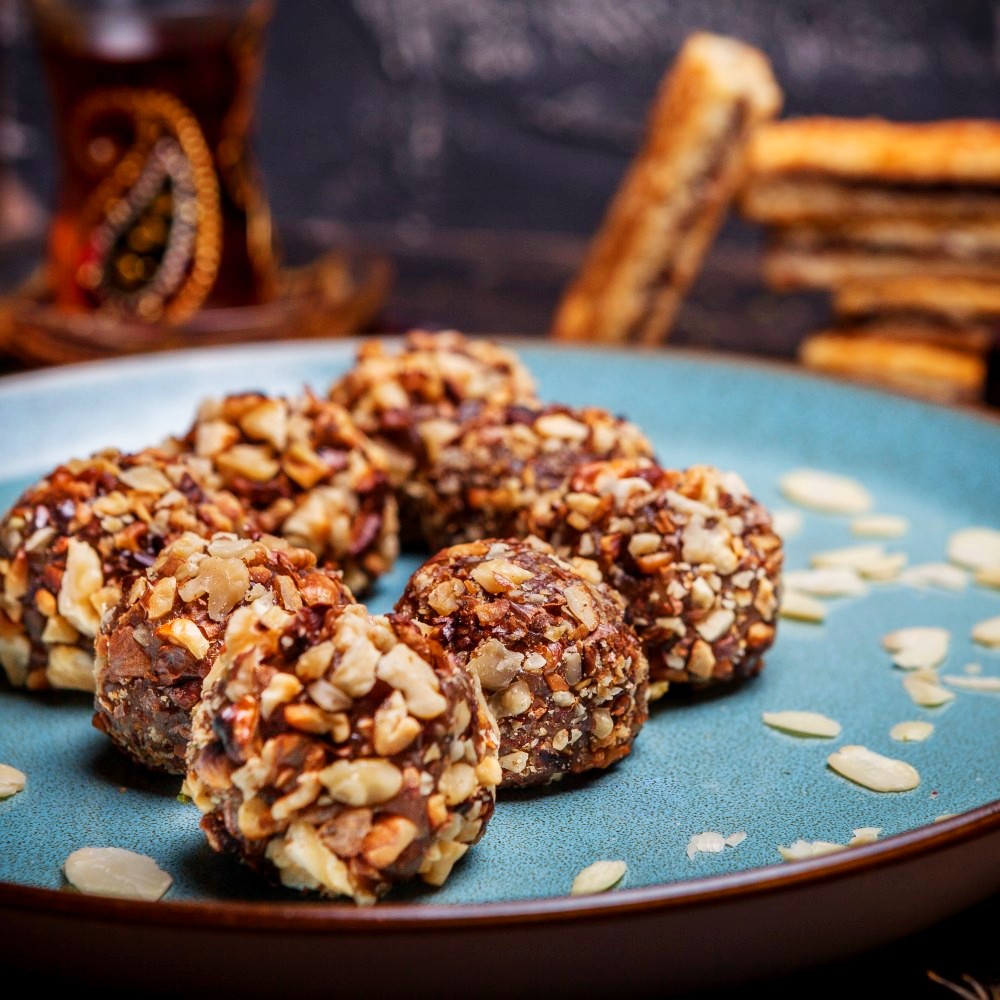 <img src="pumpkin.jpg" alt="pumpkin spice energy balls recipe"/> 